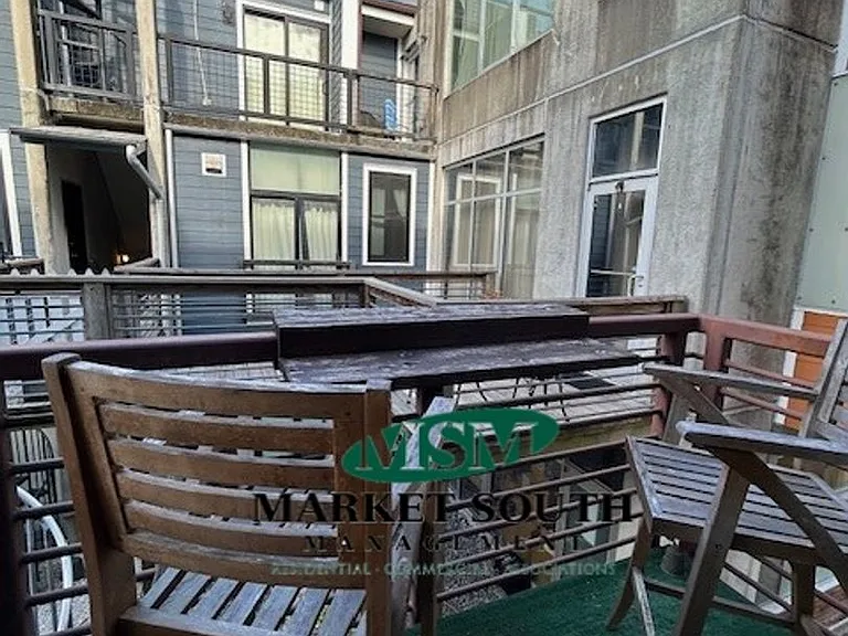 2407 Bull St #B — Photo 10