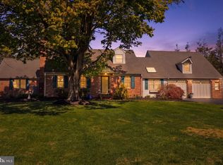 55 Lakeview Dr, Elverson, PA 19520