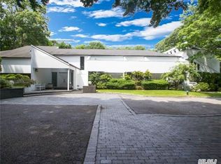 3 Skyview Ct, Syosset, NY 11791