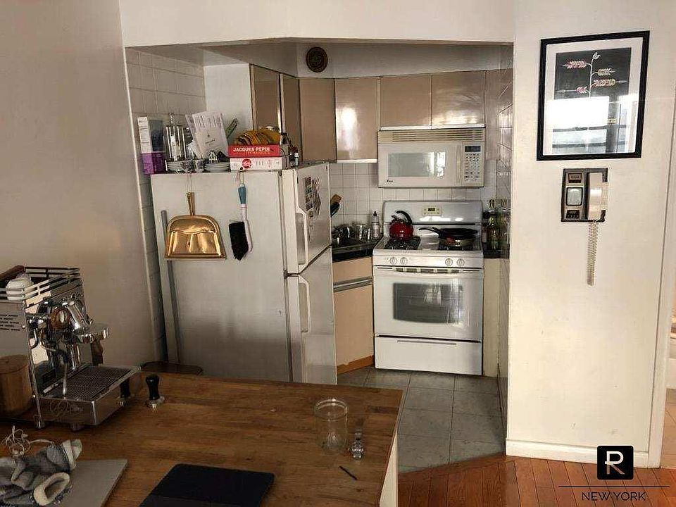 2nd image of 112 Rivington St APT 5B