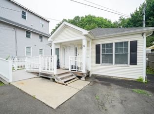 76 White St, Bridgeport, CT 06610