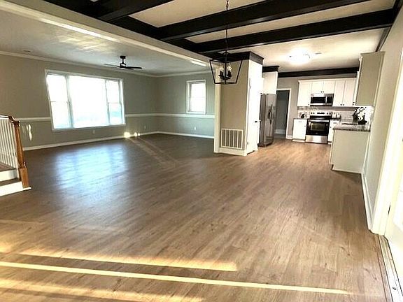 4th image of 2537 Sandra Drive