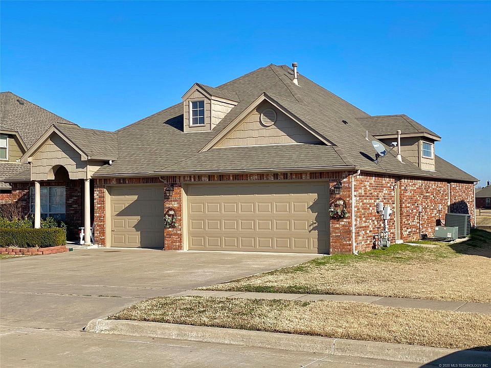 2nd image of 11209 N 131st Pl E