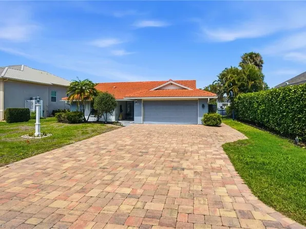 455 Bayside Ave, Naples, FL 34108