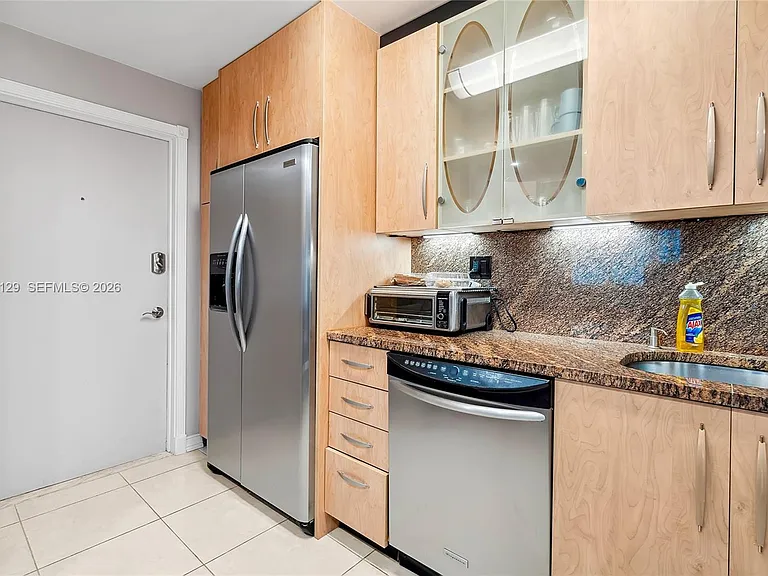 1400 S Ocean Dr #802 — Photo 4