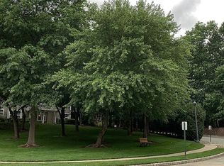 1247 Garrison Ct, Mahwah, NJ 07430