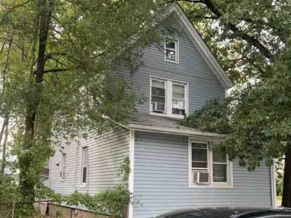 547 Church St, Ridgefield, NJ 07657