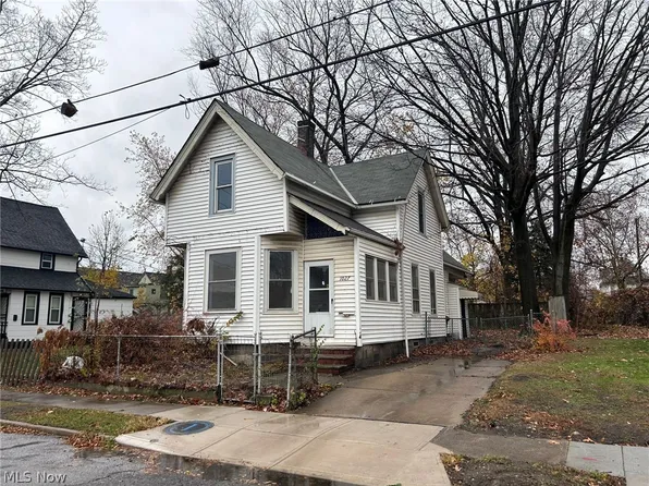 1027 E 70th St, Cleveland, OH 44103
