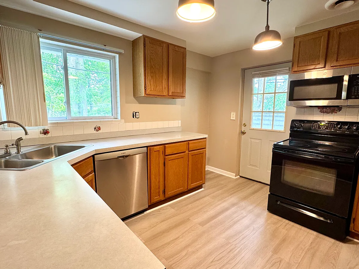 Building Photo - 308 N Rochester Rd #13
