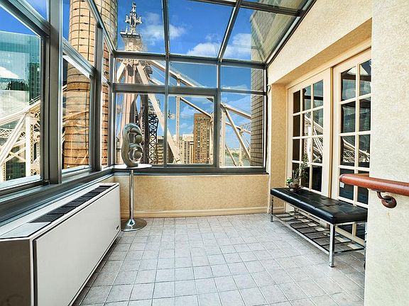 3rd image of 35 Sutton Pl APT 21B