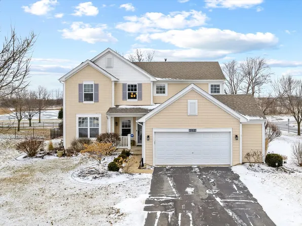 102 Gorham Ct, North Aurora, IL 60542