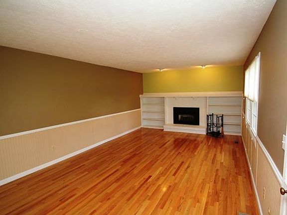4th image of 11840 Shadybrook Ct
