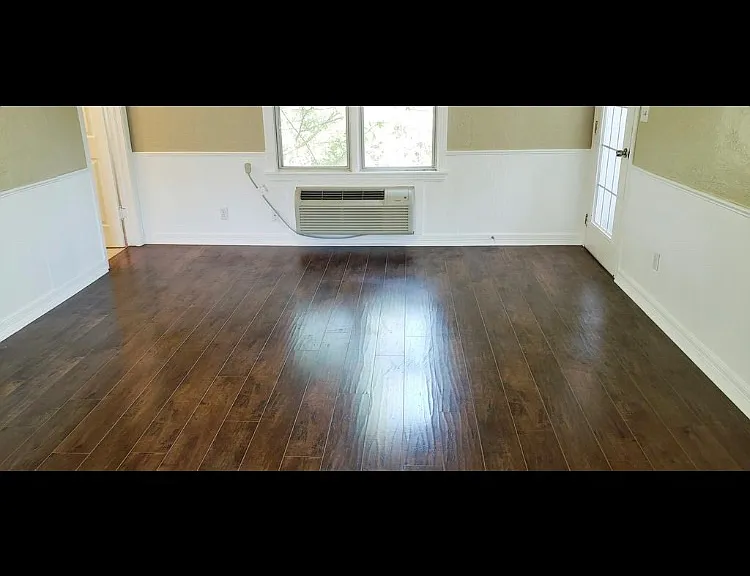 1812 1/2 N Saint Clair Ave — Photo 5