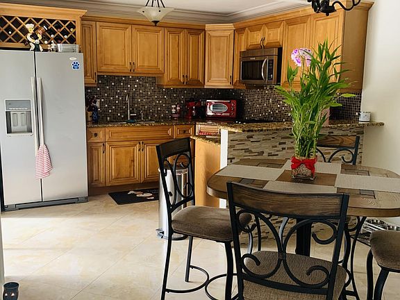 4th image of 344 Lake Arbor Dr