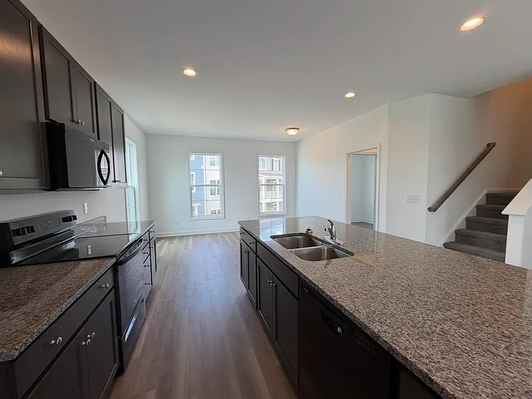 1073 Balsam — Photo 21