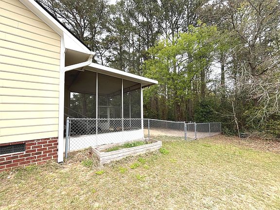 2nd image of 800 Marchbanks Pl