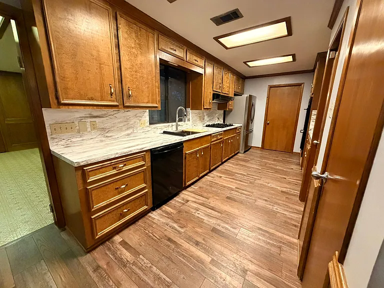 GAS WALL MOUNT OVEN & RANGE,SIDE BY SIDE REFRIGERATOR, DISHWASHER
