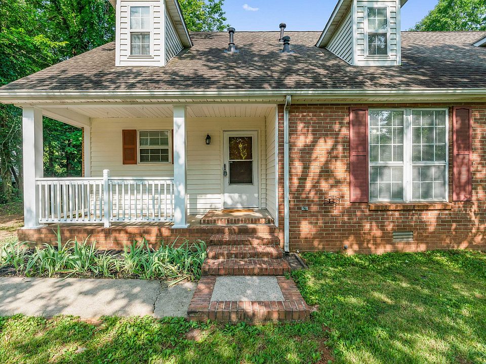 1st image of 2545 Oak Hill Dr
