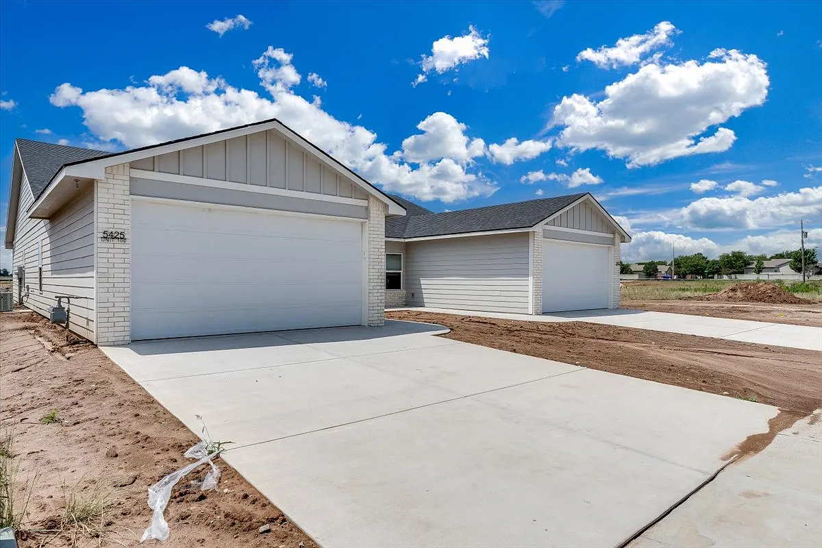 4 bed, 1373 sqft, $1,699 — Photo 4