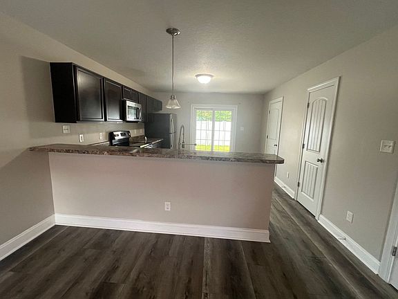 4th image of 103 W Murrow Ln