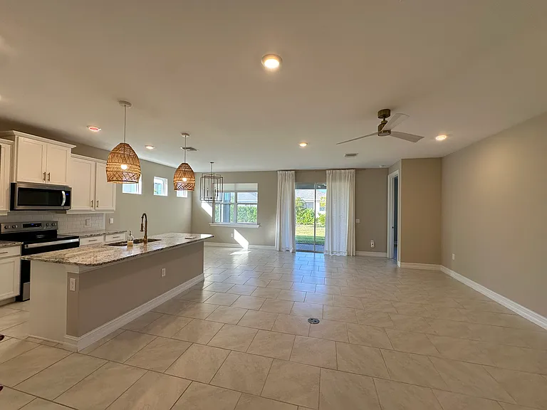 440 Coral Reef Pl — Photo 5