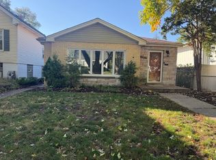 2723 W 98th St, Evergreen Park, IL