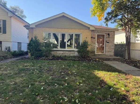 2723 W 98th St, Evergreen Park, IL 60805