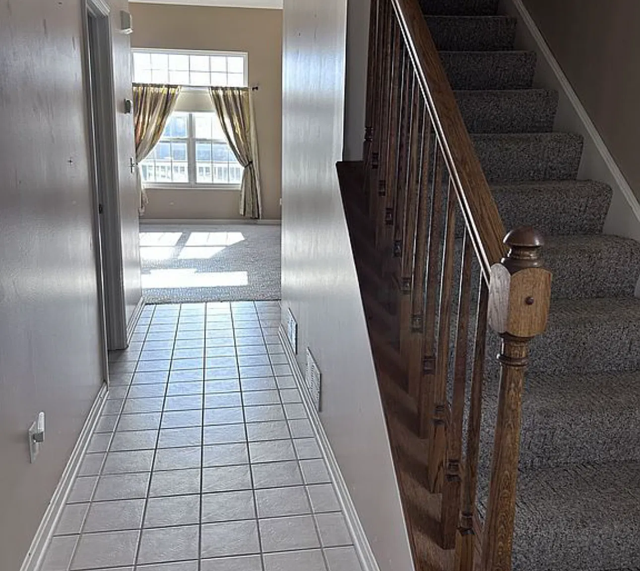 3 bed, 1536 sqft, $2,400 — Photo 2