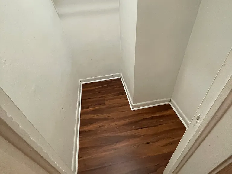 2806B Larkin St — Photo 8