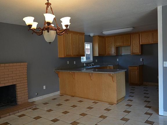 5th image of 1244 Hutchinson Ave
