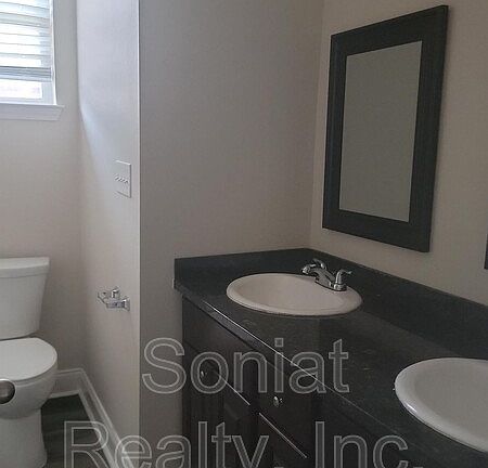 3rd image of 1437 Shirley Dr #1437