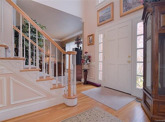 2nd image of 5711 Silchester Ln