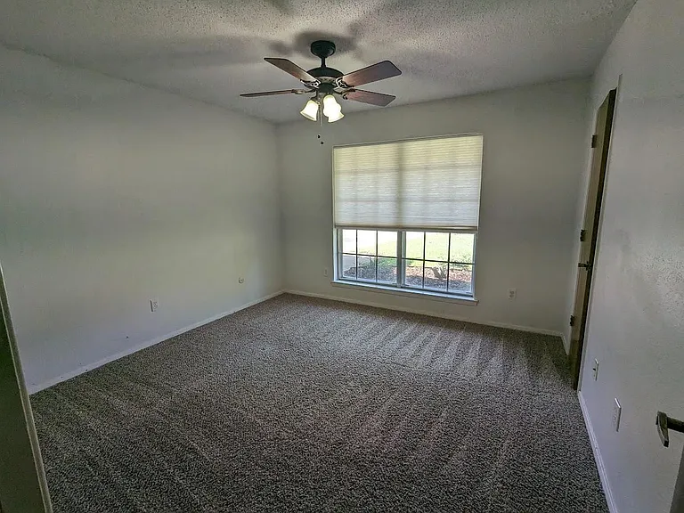 Secondary Bedroom w/ Walk-in Closet