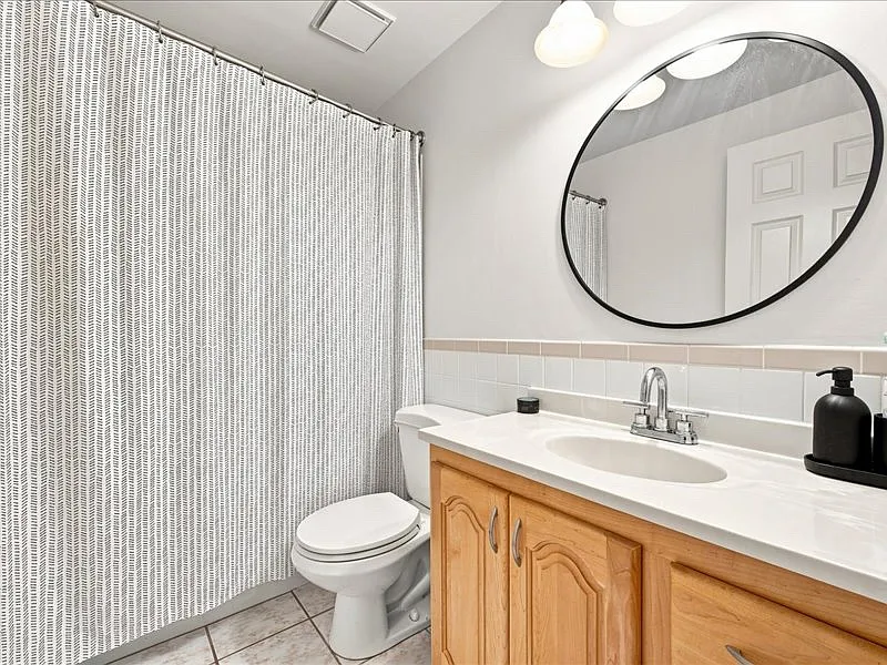 2 bed, 950 sqft, $1,650 — Photo 2