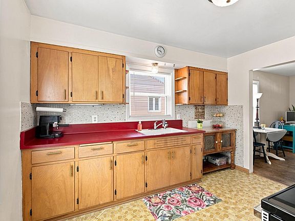 3rd image of W169N8609 Sheridan DRIVE