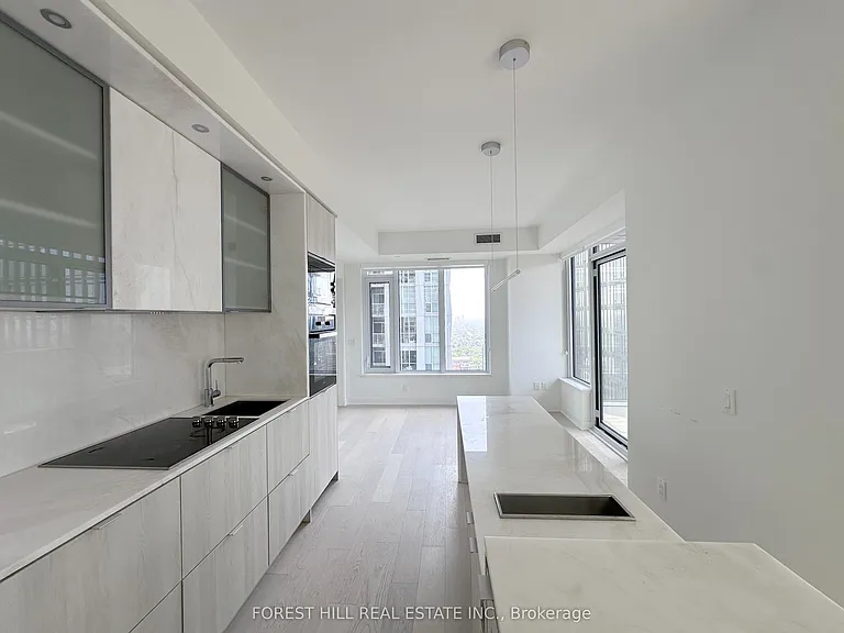 11 Yorkville Ave #3307 — Photo 4