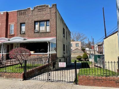 5014 42nd Street, Long Island City, NY, 11104