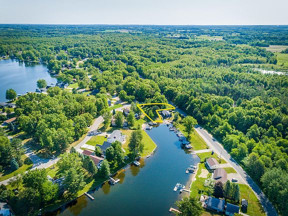 4th image of Thunder Bay Dr