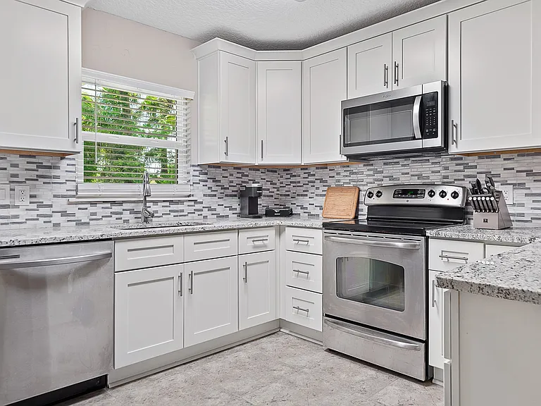 32 Pine Crest Ln — Photo 11