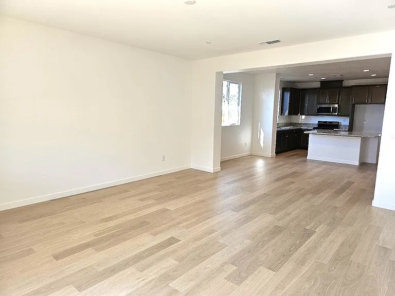 1870 Trinity Ct — Photo 14