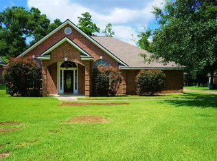 2427 Chantilly Ln, Conroe, TX 77384