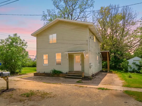 105 N George St, Decatur, MI 49045