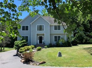 86 Riverside Rd, Sandy Hook, CT 06482