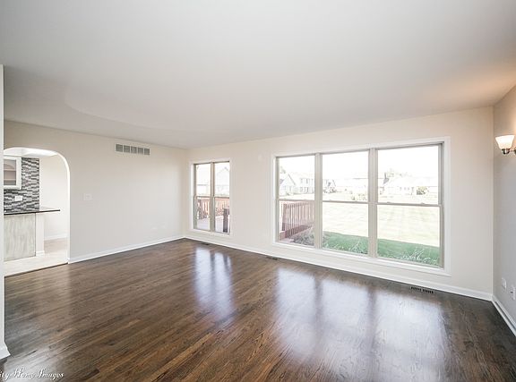 5th image of 12 Aegina Dr