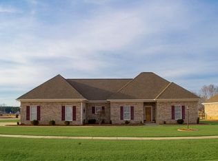 105 S Merganser Dr, Pikeville, NC 27863