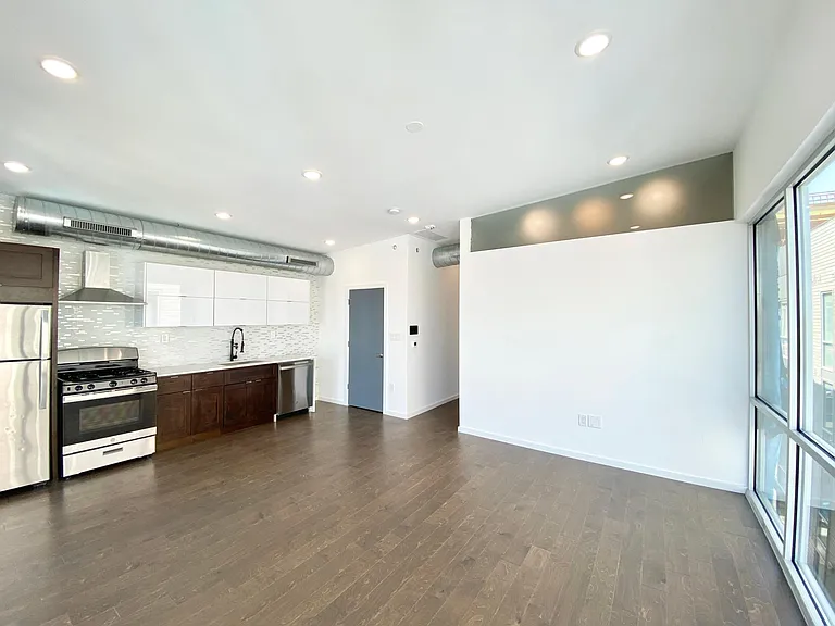 1233 N Franklin St #A7 — Photo 7