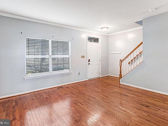 3rd image of 42 Catherine Ln
