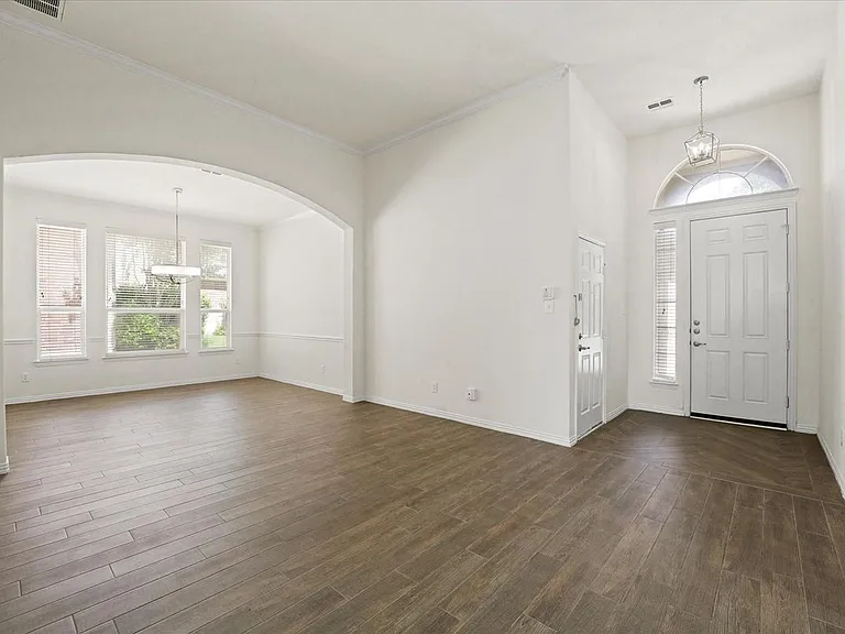 8908 Red Oaks Dr — Photo 6