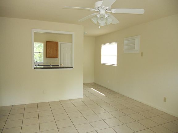 2nd image of 1609 Airport Dr