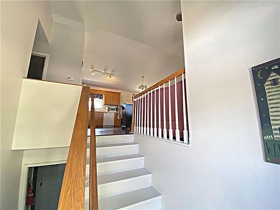 2nd image of 719 N Caldwell Ave